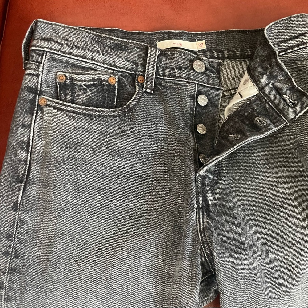 Levi’s Wedgie straight jeans size 27